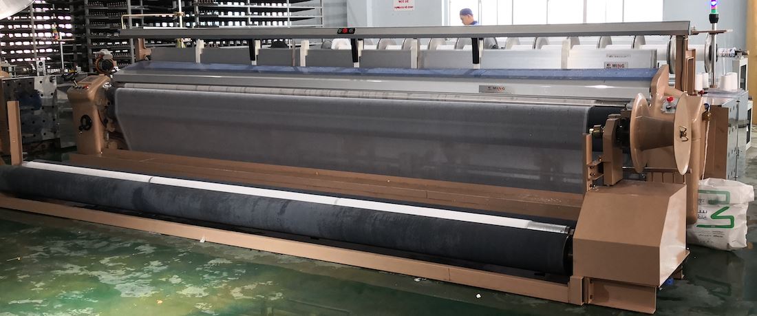 Monofilament glassfiber screen mesh weaving water jet loom