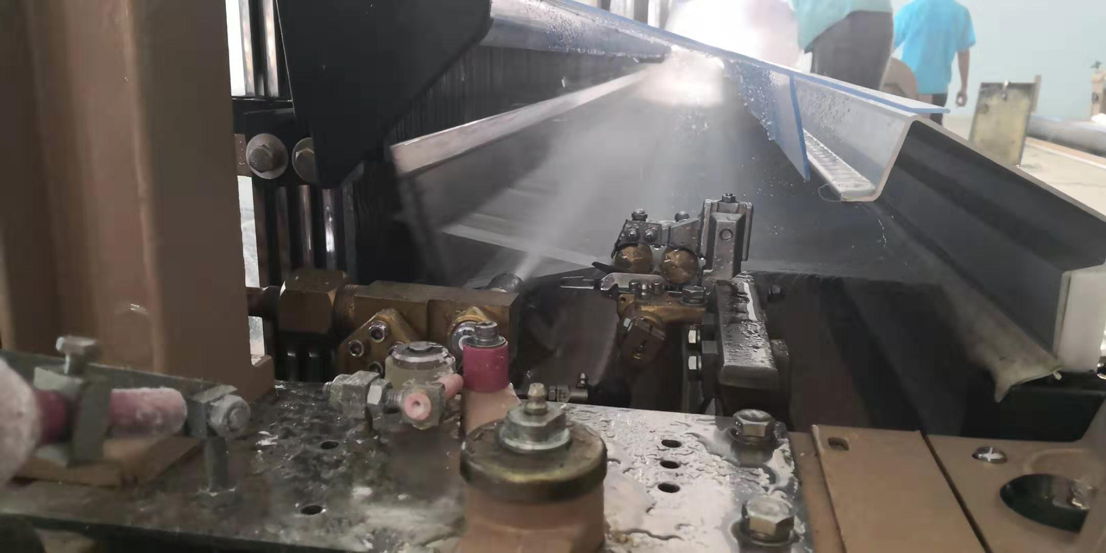 Monofilament glassfiber screen mesh weaving machine