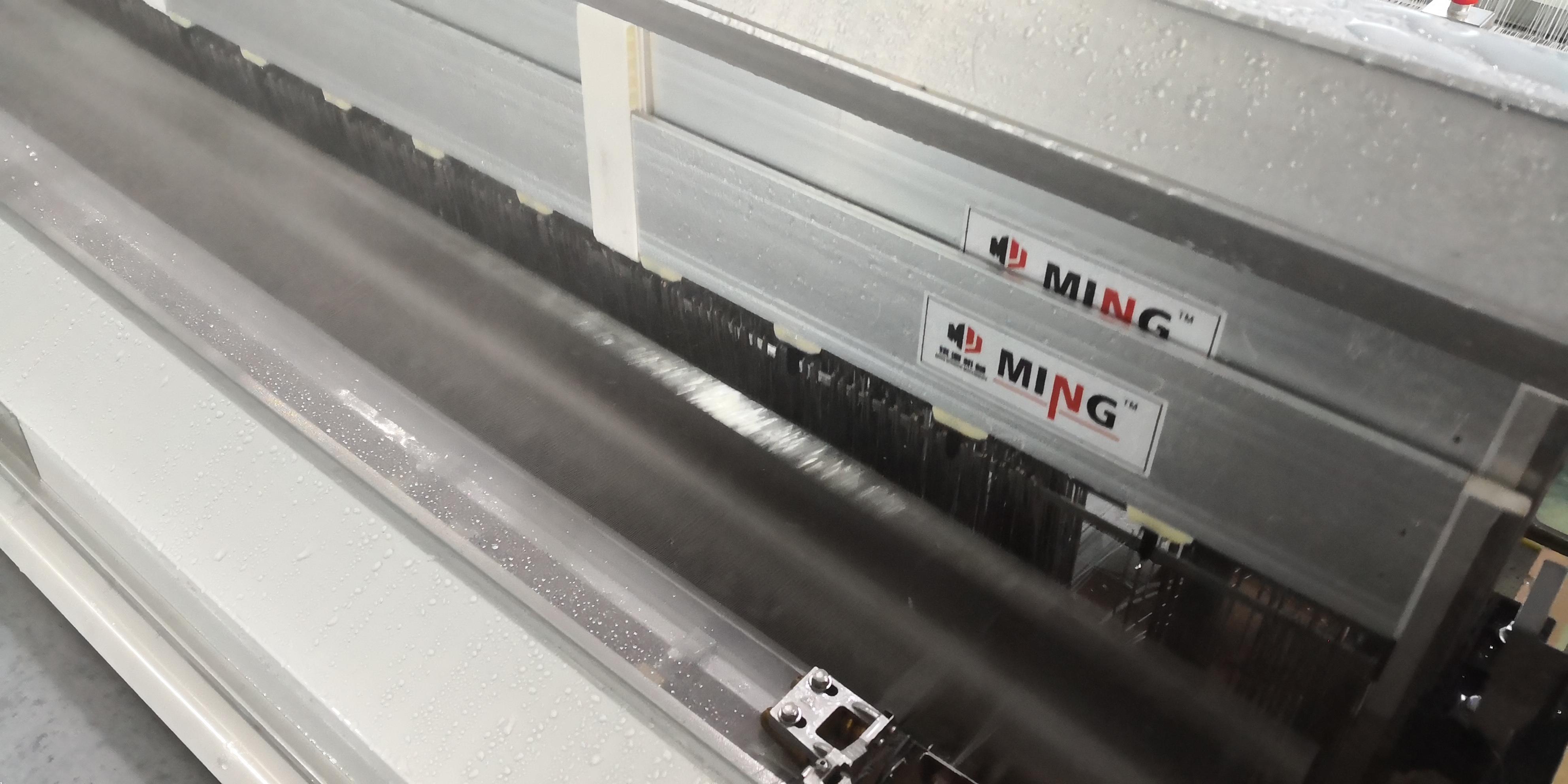 Monofilament glassfiber screen weaving water jet loom machine